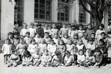 Iconographie - Classe mixte de l'école publique, rue de Gaulle