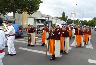 Iconographie - La confrèrie du canard challandais à la Foire des minées