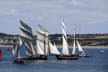 Iconographie - Les bisquines lors de la fête maritime de Douarnenez