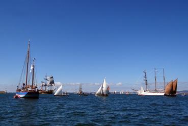 Iconographie - Les bateaux en rade lors de la fête maritime