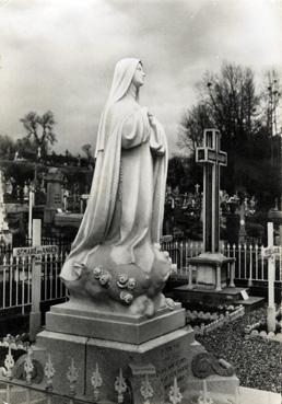 Iconographie - La statue de Sainte-Thérèse de l'Enfant Jésus