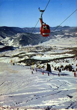 Iconographie - La Côte 2000, au fond, Villard-de-Lans et la plaine de Villard