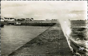 Iconographie - Effet de vagues sur la jetée