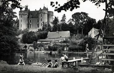 Iconographie - Le château et le club nautique sur le Thouet