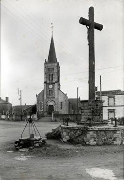 Iconographie - Place de l'Eglise