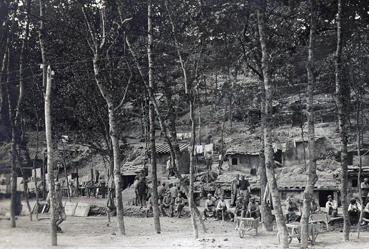 Iconographie - Campement français photographié dans la Marne