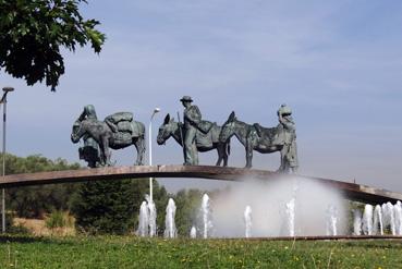 Iconographie - Bragança - Rond-point avec une scène paysanne