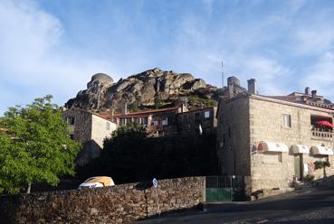 Iconographie - Monsanto - Les rochers au-dessus de la ville