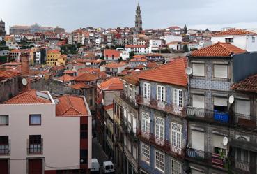 Iconographie - Porto - Vieux immeubles près de la cathédrale