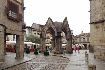 Iconographie - Guimaraes - Le monument Padrao du Salado