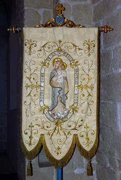 Iconographie - Bannière Notre-Dame de la Meule dans l'église de Saint-Sauveur