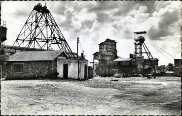Iconographie - La mine de charbon - Puits d'extraction