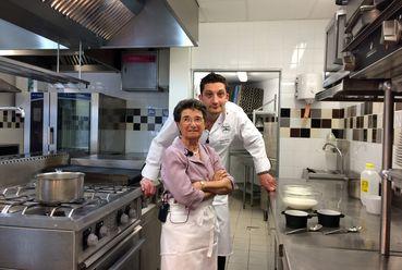 Iconographie - Ginette Charrier et le chef du restaurant Le quai des dunes