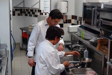 Iconographie - Sylvie Jauffrit et le chef du restaurant Le quai des dunes