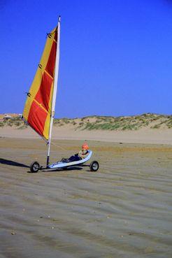 Iconographie - Char à voile sur la plage