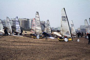 Iconographie - Char à voile sur la plage