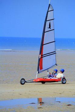 Iconographie - Char à voile bi-place et handicapés