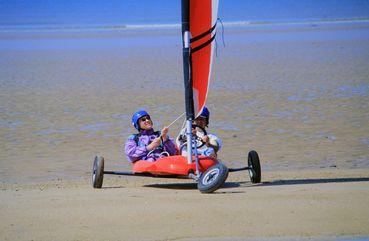 Iconographie - Char à voile bi-place et handicapés