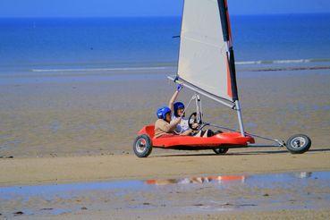 Iconographie - Char à voile bi-place et handicapés