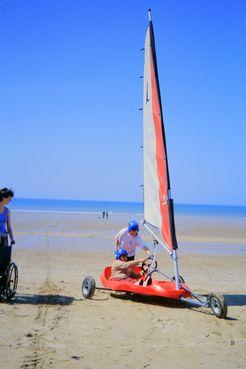 Iconographie - Char à voile bi-place et handicapés