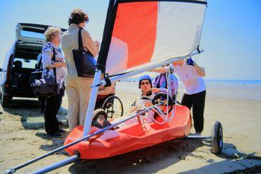 Iconographie - Char à voile bi-place et handicapés