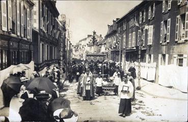 Iconographie - Procession de Fête-Dieu rue des Sables