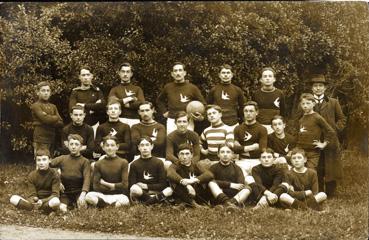 Iconographie - Equipe 1ere de football Hirondelle du collège