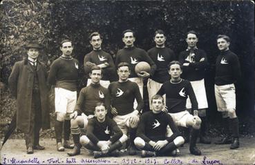 Iconographie - Hirondelle - Football association 1912-1913, collège de Luçon