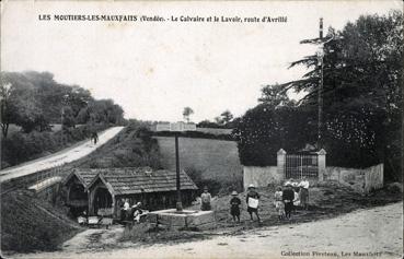 Iconographie - Le calvaire et le lavoir, route d'Avrillé