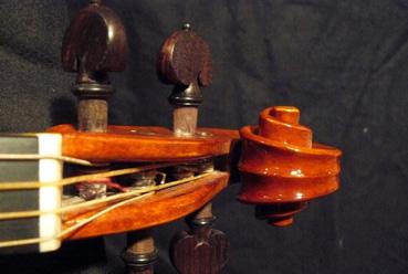 Iconographie - Volute d'un violon baroque allemand du luthier Jean-Paul Boury