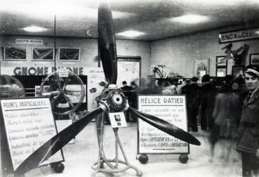 Iconographie - Stand des hélices Ratier à un salon de l'aéronautique