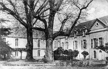 Iconographie - L'Hôpital (cour intérieure)