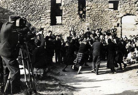 Iconographie - Reportage cinématographique au vieux château