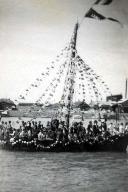 Iconographie - Fête de la mer - Familles à bord