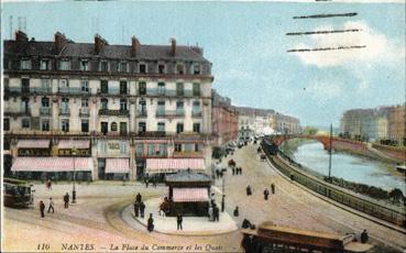 Iconographie - La place du Commerce et les quais