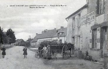 Iconographie - Place de la Mairie - Route de Derval