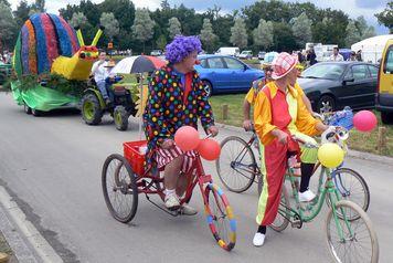 Iconographie - Fête des lumas - Les cyclistes