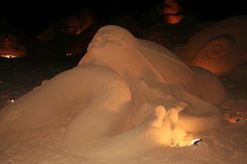 Iconographie - Sculpture de sable de Laurent Dagron de nuit