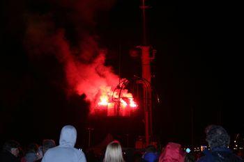 Iconographie - Spectacle accrobatique nocturne sur la plage