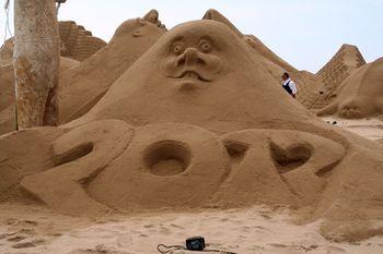 Iconographie - Sculpture de sable de Laurent Dagron de nuit