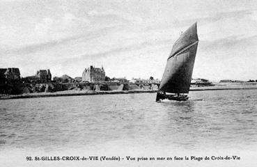 Iconographie - Vue prise en mer en face la plage de Croix-de-Vie