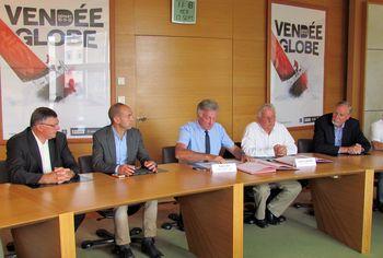 Iconographie - Signature de la convention EhnoDoc- Conseil général de la Vendée