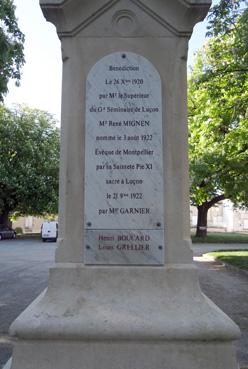 Iconographie - Monument aux Morts - Plaque des officiants religieux