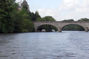 Iconographie - Pont sur la Sarthe près de l'abbaye de Solesme