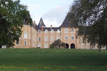 Iconographie - Château en bordure de la Sarthe près d'Avoise