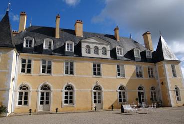 Iconographie - Château Dobert - La façade côté cour