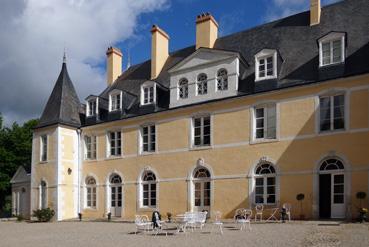 Iconographie - Château Dobert - La façade côté cour