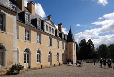 Iconographie - Château Dobert - La façade côté cour