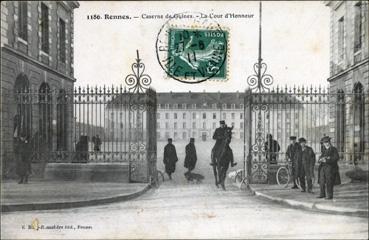 Iconographie - Caserne de Guines - La cour d'Honneur