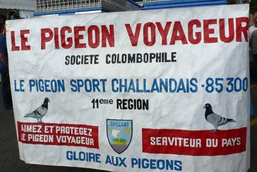Iconographie - Banderolle du camion amenant les pigeons voyageurs
